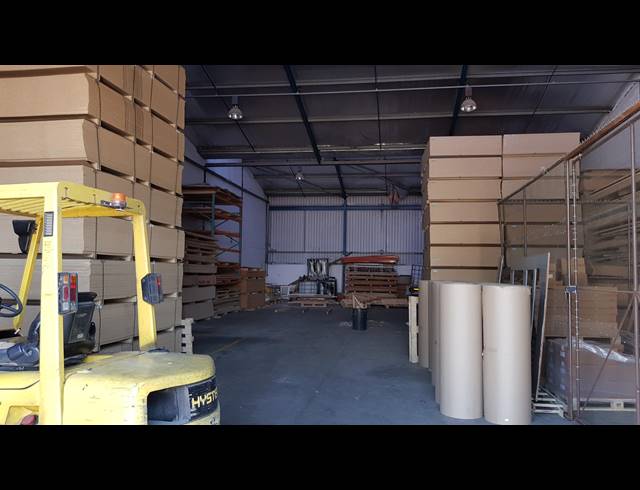 462M² FACTORY TO LET IN BELLVILLE CENTRAL